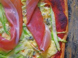 Pizza meets grünen Spargel