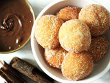 Cinnamon Doughnut Holes (Mini Doughnuts)