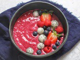 Dragon Fruit and Berry Smoothie Bowl