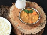 Nadan Kozhi Mappas / Kerala Chicken Curry in Creamy Coconut Sauce