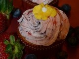 Mango Cupcakes with double Realfruits frosting