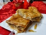 Γιορτινή κρεατόπιτα με πράσα και λουκάνικα