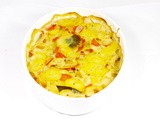 Smetanový bramborový gratin s kořenovou zeleninou