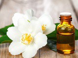 Top 5 Skin Health Benefits of Ayurvedic Jasmine Oil in India