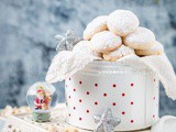 Eggless Cashew Snow Cookies – Guest Post by Jyothi