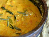 Thenga Aracha Meen Curry ~ Malabar Fish Gravy with Fresh Coconut Paste