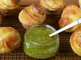 Pesto-Swirled Brioche Dinner Rolls - the Five Minute Way