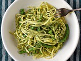 Pasta with pesto, potatoes and French beans