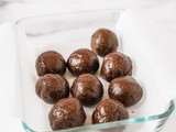 Fudgy Brownie Protein Bites (Paleo)