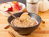 Instant Pot Apple Cinnamon Oatmeal (Gluten Free)