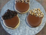 3 Simple Ways to Decorate an Acorn Sugar Cookie