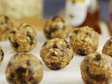 Peanut Butter Chocolate Chip Granola Bites