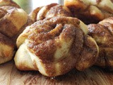 Easy peasy cinnamon crunch knots