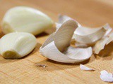 Smart Strategies to Peel Garlic Cloves