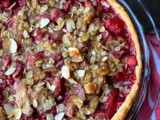 Almond berry crumble pie