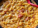 Baked macaroni and tomatoes