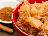 Homemade crock pot applesauce