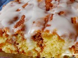 Honey bun cake