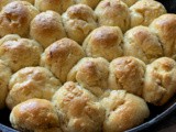 Honey cornmeal rolls