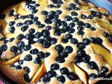 Iron skillet cake – peach, blueberry