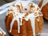 Pumpkin spice mini bundt cakes