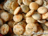 Seasoned oyster crackers