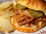 Slow cooker chicken barbecue