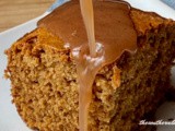 Sorghum cake with cinnamon sauce