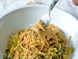 Cumin spiced zucchini, garlic & pepper Speghatti pasta | Healthy dinner under 30 minutes