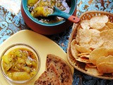 Hare tamatar ki chutney (Green tomato chutney)