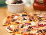 10-Minute Mediterranean Pizzas