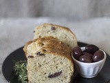 Cake di farro alle olive, timo e limone