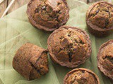 Muffins alla banana e caffè con gocce di cioccolato