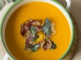 Vellutata di zucca con pancetta e salvia