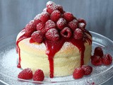 La jiggly cake ai lamponi per il compleanno di gio