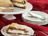 Chocolate meringue cake with lemon cream