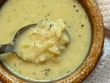 Simply Cheesy Cauliflower Soup