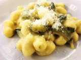 Gnocchi zucchini formaggio e zafferano