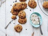 Biscotti al burro di arachidi, sale e gocce di cioccolato ( peanut butter cookies with salt and chocolate chips)