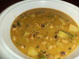 Vaazhaikai karamani sambar /raw banana cow peas sambar