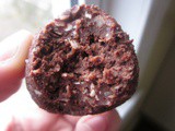 Raw Chocolate Macaroons