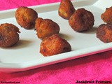 Ripe Jackfruit Fritters / Halasina Hannina Appa / Mulka