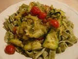 Tagliatelle met courgettelinten en tomaat