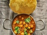 Chole bhature i restaurant style chole bhatura i north indian breakfast