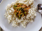 Pattani kuzhambu i south indian green peas gravy