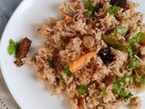 Vegetable pulao in pressure cooker method i restaurant style vegetable pulao i easy one pot meal recipes