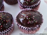 Cake Crumbs Cupcakes with Chocolate Ganache without Cream