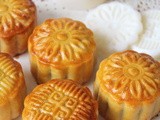 Cantonese Style Baked Mooncake