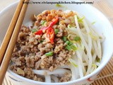 Hakka Lo See Fun with Minced Meat (客家肉碎老鼠粉)