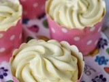 Pumpkin Spice Muffins with Cream Cheese Frosting(The Pioneer Woman)